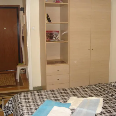 Center Apartment *